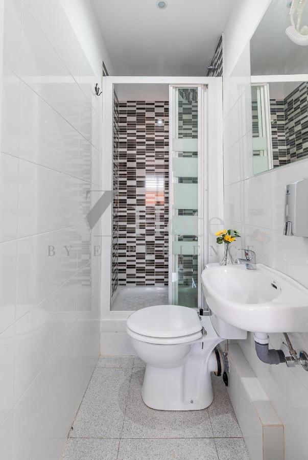 Ayz Sierra De Meira - Auto Check-In Property (Adults Only) Madrid Esterno foto