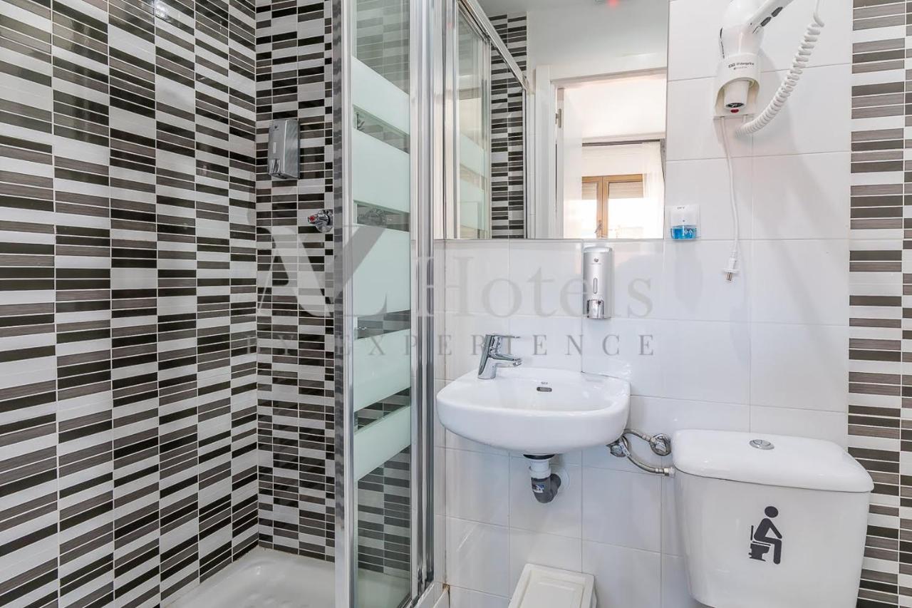 Ayz Sierra De Meira - Auto Check-In Property (Adults Only) Madrid Esterno foto