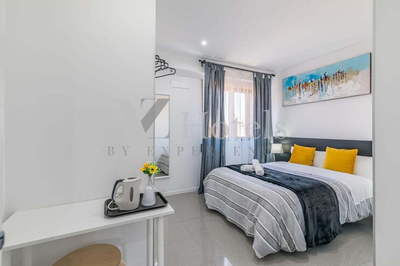 Ayz Sierra De Meira - Auto Check-In Property (Adults Only) Madrid Esterno foto