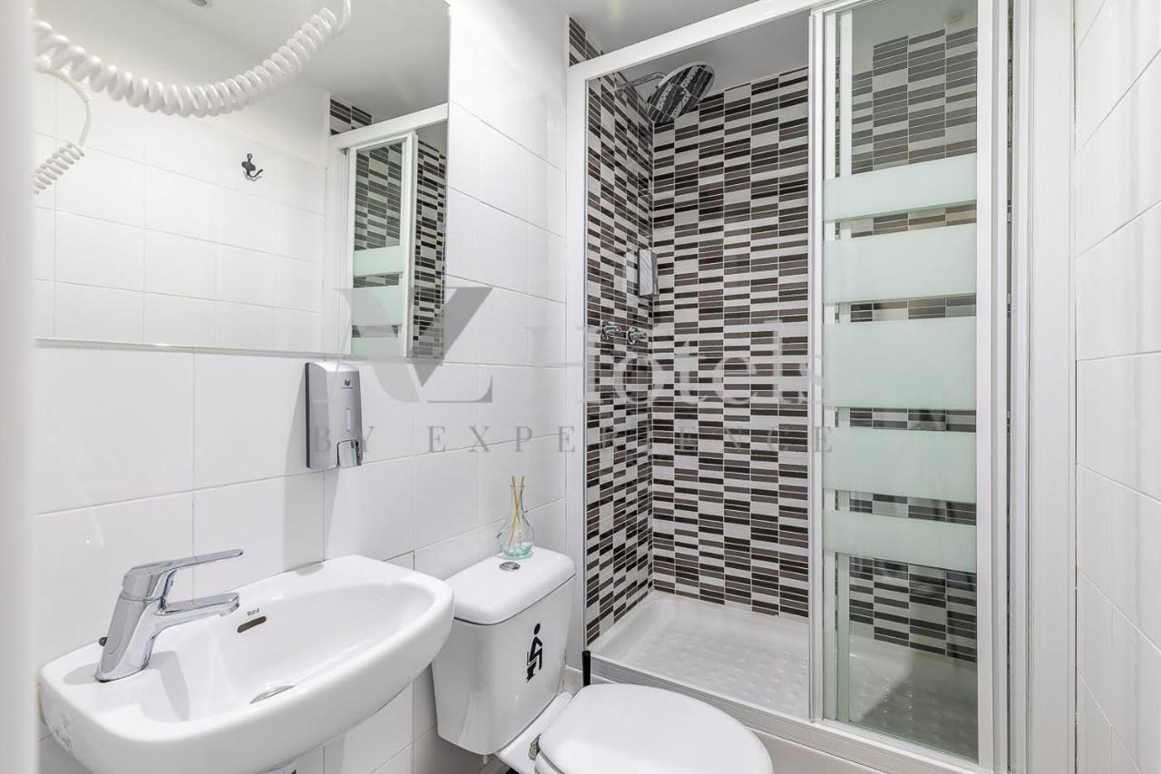 Ayz Sierra De Meira - Auto Check-In Property (Adults Only) Madrid Esterno foto